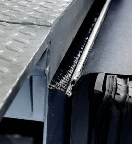 Brush seal and vinyl seal for loading dock